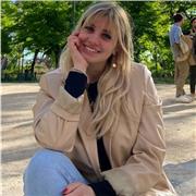 Aiuto compiti e ripetizioni (anche online) di inglese, francese, spagnolo e materie umanistiche.